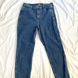 Hollister Ultra High Rise Mom Jeans Size 11